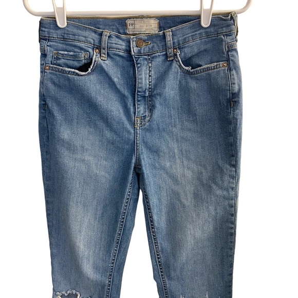 Free People Distressed Knee Straight Leg Jeans Sz 29R - Picture 4 of 9